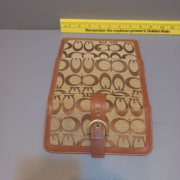 Brown and Tan Tri-Fold Wallet - Picture 5 of 9